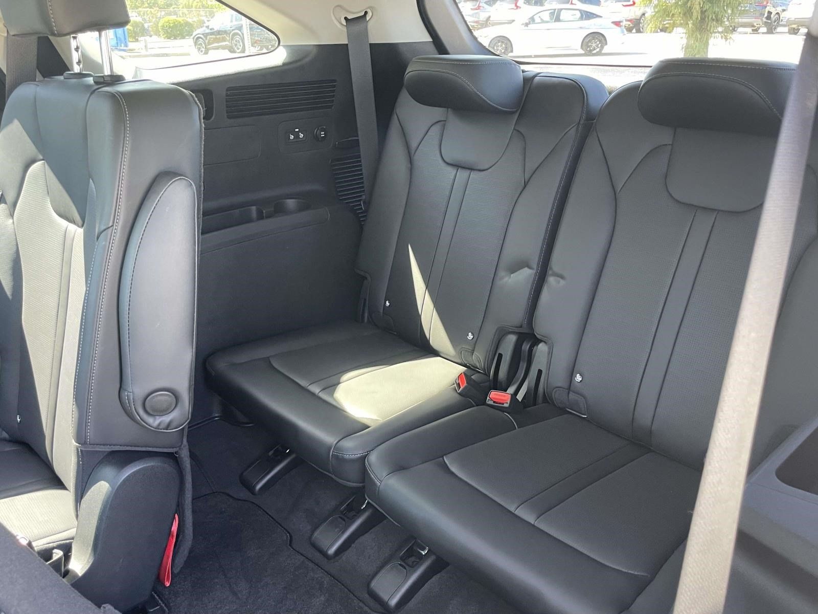 Used 2025 Kia Sorento EX FWD image 11