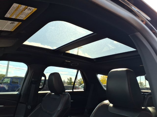 Certified 2025 Ford Explorer ST w/ Sun And Sound Package AWD/4WD image 14