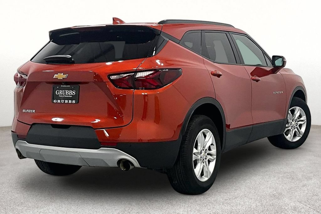 Used 2022 Chevrolet Blazer LT FWD image 2