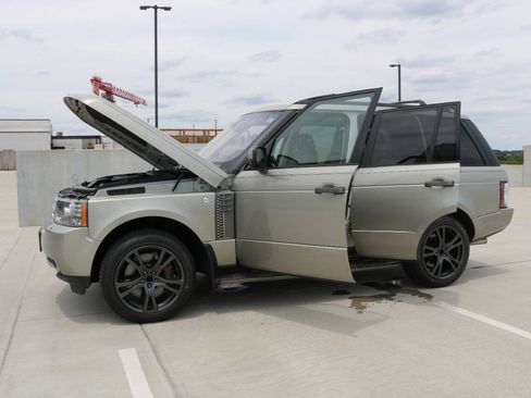Used 2010 Land Rover Range Rover Supercharged AWD/4WD image 57
