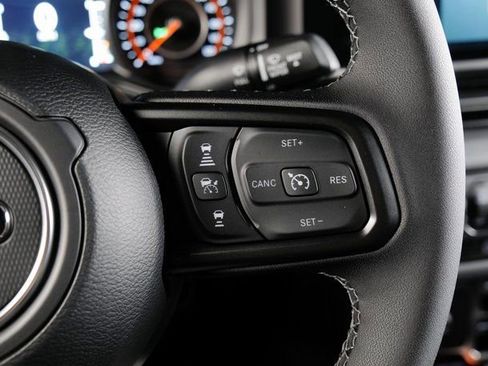 Used 2025 Jeep Gladiator Rubicon w/ Convenience Group image 20