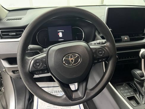 Used 2023 Toyota RAV4 XLE AWD/4WD image 16