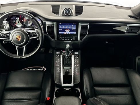 Used 2018 Porsche Macan image 22
