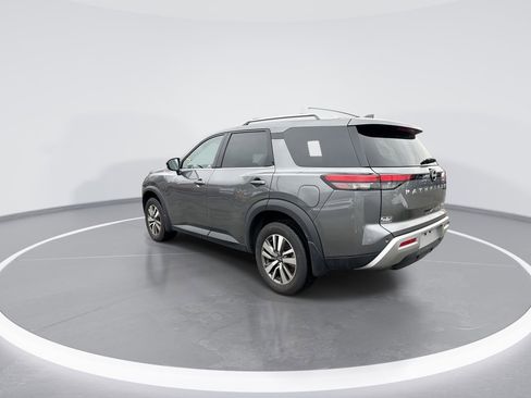Used 2024 Nissan Pathfinder SL image 6