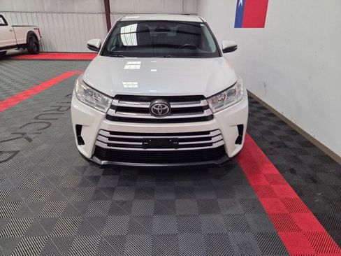 Used 2019 Toyota Highlander LE image 13