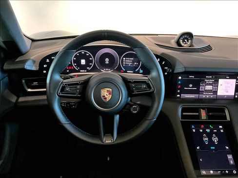 Used 2025 Porsche Taycan image 16