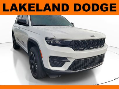 Used 2023 Jeep Grand Cherokee Altitude