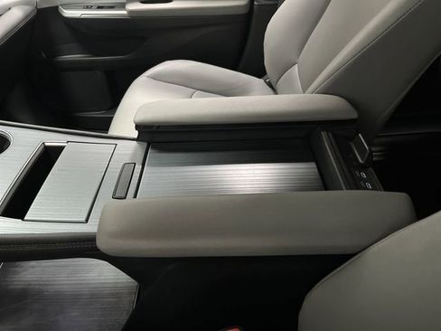 Used 2025 Toyota Sienna XLE image 20