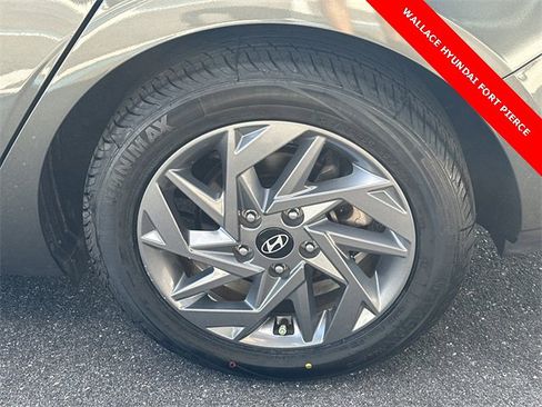 Used 2024 Hyundai Elantra SEL image 10