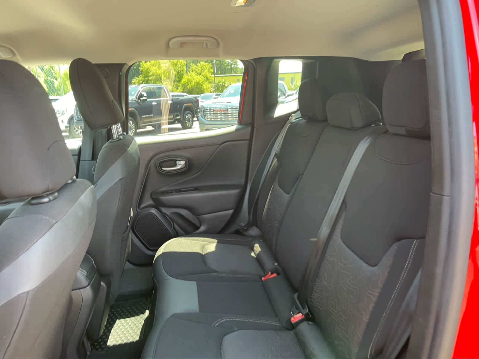 Used 2023 Jeep Renegade Latitude AWD/4WD image 21
