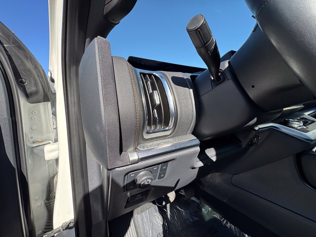 Used 2025 Ford Expedition Tremor AWD/4WD image 17