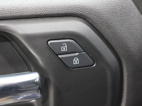 Used 2019 Chevrolet Silverado 1500 Custom Trail Boss AWD/4WD image 8