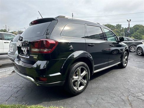 Used 2017 Dodge Journey Crossroad FWD image 3