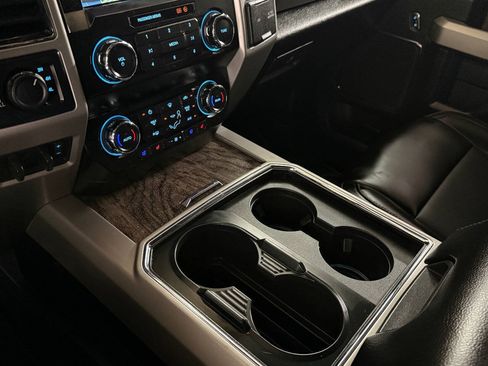 Used 2019 Ford F250 Lariat w/ Lariat Ultimate Package AWD/4WD image 60