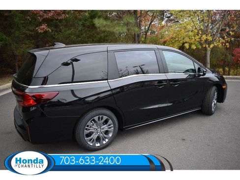 New 2026 Honda Odyssey Touring image 11