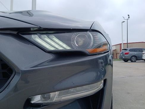Used 2020 Ford Mustang Premium RWD image 4