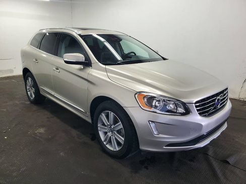 Used 2017 Volvo XC60 T5 Inscription image 3