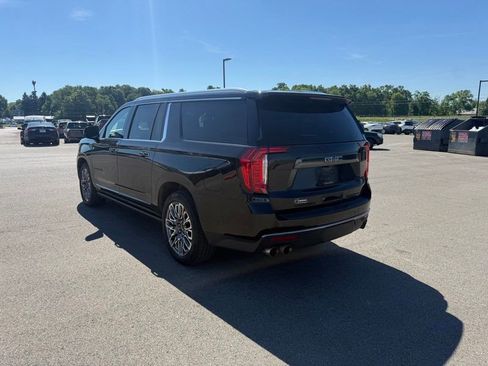 Used 2023 GMC Yukon XL Denali Ultimate AWD/4WD image 8