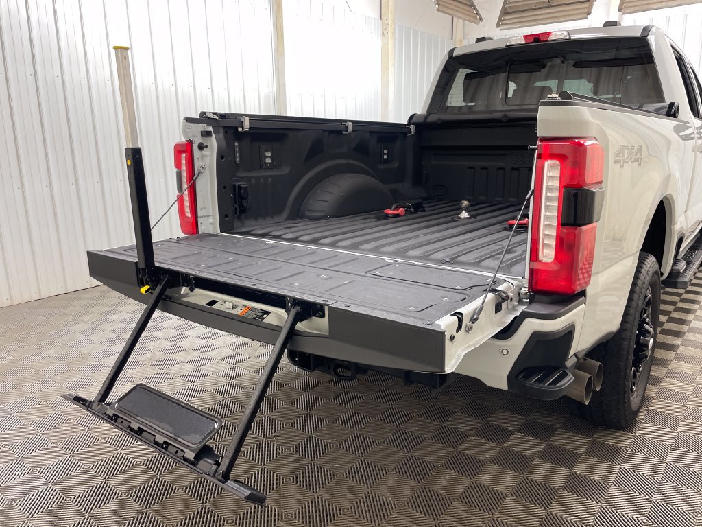 Used 2025 Ford F250 Lariat w/ Lariat Ultimate Package AWD/4WD image 50
