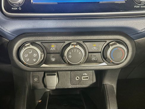 Used 2025 Nissan Versa SV FWD image 23