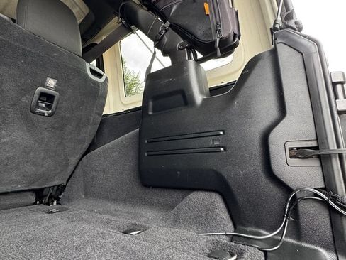 Used 2018 Jeep Wrangler Unlimited Sport S AWD/4WD image 12