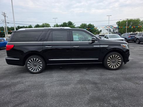 Used 2018 Lincoln Navigator L Reserve w/ Technology Package AWD/4WD image 6