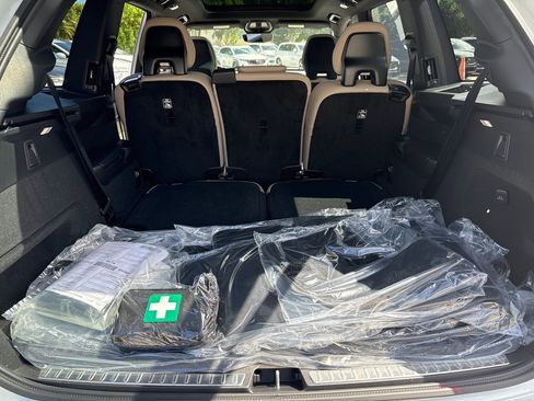 New 2026 Volvo XC90 B6 Plus w/ Protection Package Premier AWD/4WD image 8