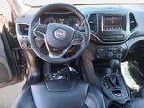 Used 2019 Jeep Cherokee Latitude Plus w/ Comfort/Convenience Group image 3