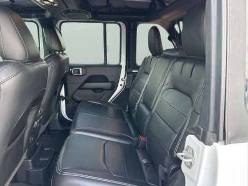 Used 2023 Jeep Wrangler Unlimited Sahara w/ Cold Weather Group image 10