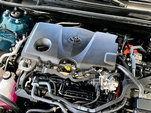Used 2025 Toyota Camry LE FWD image 31