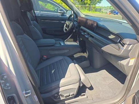 Used 2024 Kia EV9 Land AWD/4WD image 14