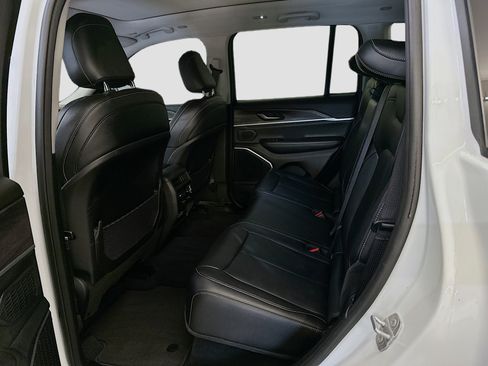 Used 2022 Jeep Grand Cherokee Limited 4xe image 30