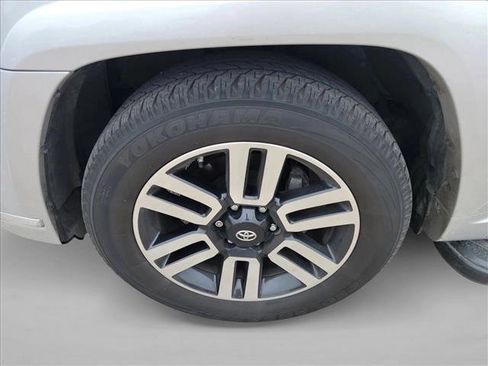 Used 2021 Toyota 4Runner Limited RWD image 9