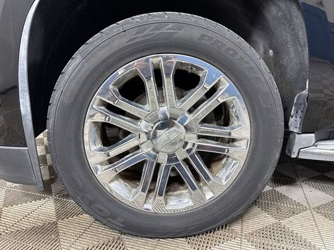Used 2018 Cadillac Escalade 2WD image 22