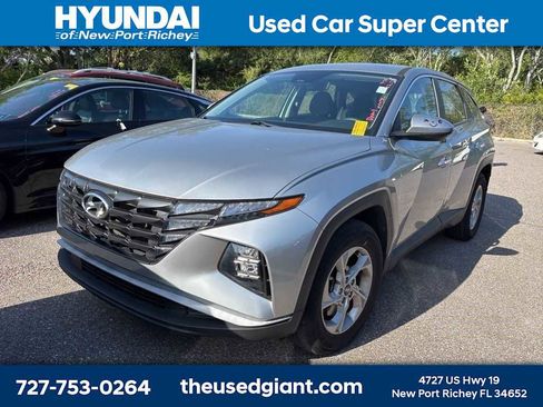 Used 2024 Hyundai Tucson SE image 1