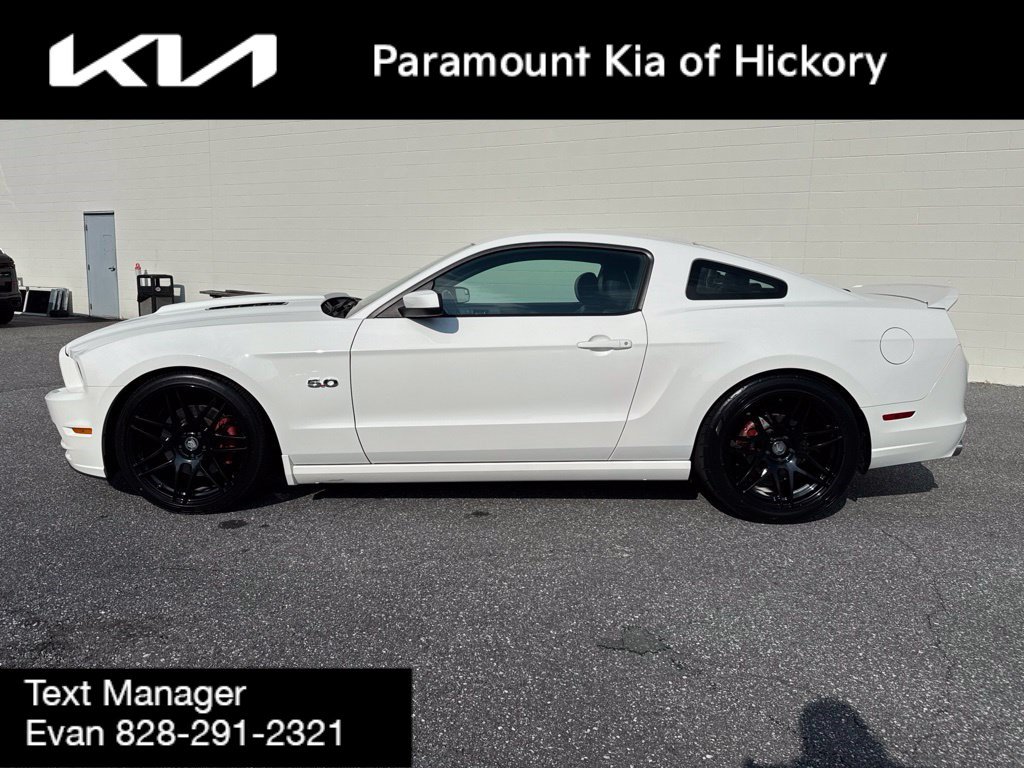 Used 2013 Ford Mustang GT Premium w/ Comfort Pkg RWD image 4