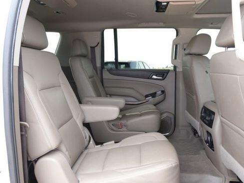 Used 2020 GMC Yukon XL SLT w/ Open Road Package RWD image 12