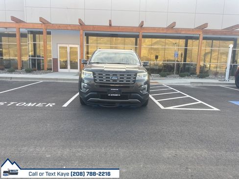 Used 2017 Ford Explorer XLT w/ Equipment Group 201A image 9