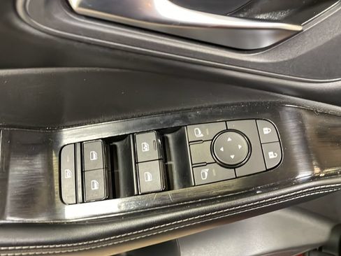 Used 2025 Nissan Rogue SV AWD/4WD image 14