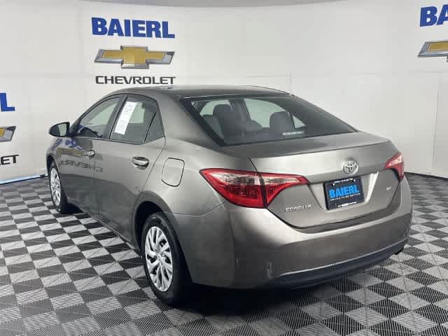 Used 2017 Toyota Corolla LE FWD image 3