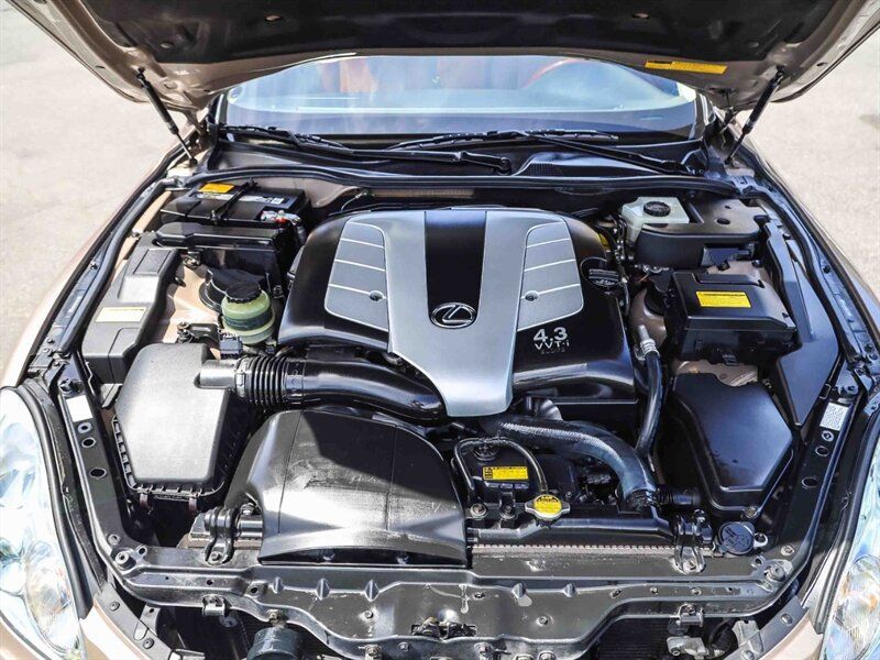 Used 2005 Lexus SC 430 Convertible w/ Preferred Accessory Pkg RWD image 39
