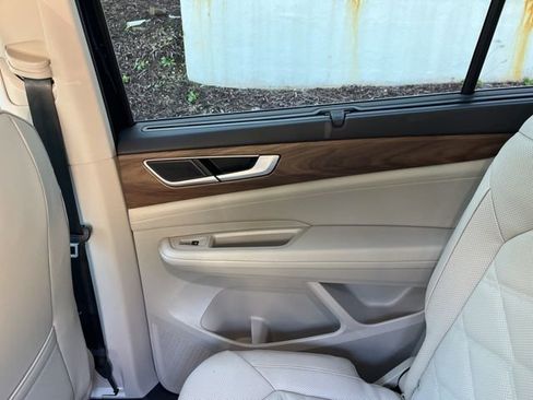 New 2026 Volkswagen Atlas SE image 16