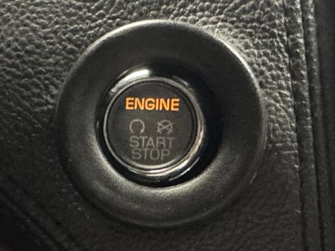 Used 2015 Lincoln MKX FWD w/ Equipment Group 102A image 9