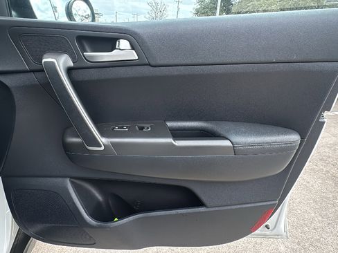 Used 2017 Kia Sportage LX image 29