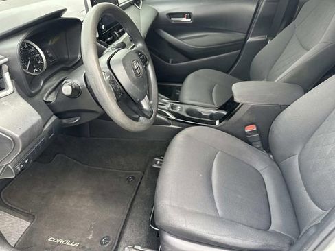 Used 2020 Toyota Corolla LE image 16