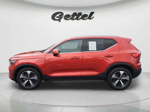 Used 2023 Volvo XC40 B5 Plus w/ Driver Assist Package AWD/4WD image 7