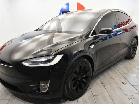 Used 2016 Tesla Model X 90D image 1