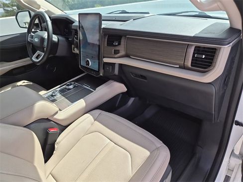 Used 2024 Ford Expedition Max Limited w/ Excursion Package image 20