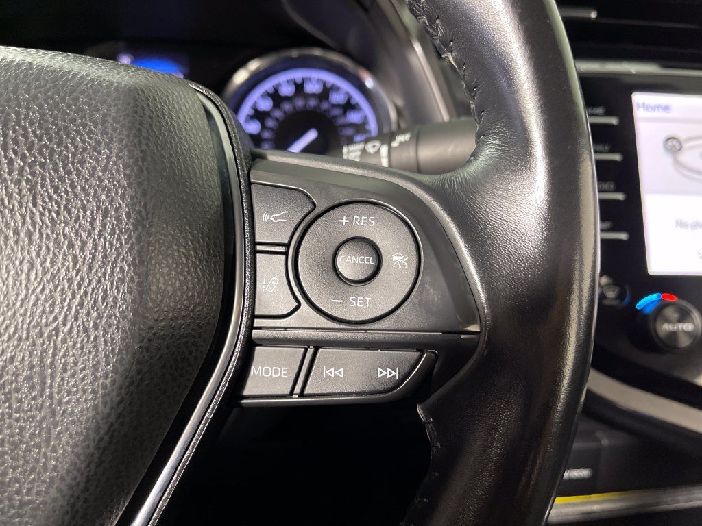 Certified 2020 Toyota Camry SE w/ Sunroof Package FWD image 27