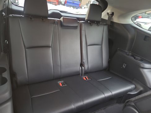 Used 2023 Toyota Highlander XLE image 30